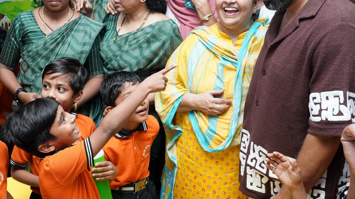 actor-inaugurates-breakfast-programme-for-children-in-thrikkakara