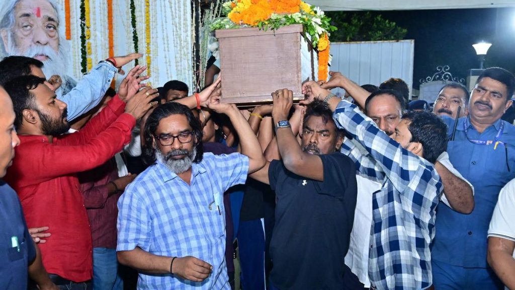 Hemant Soren's Heartfelt Tribute to Father Shibu Soren