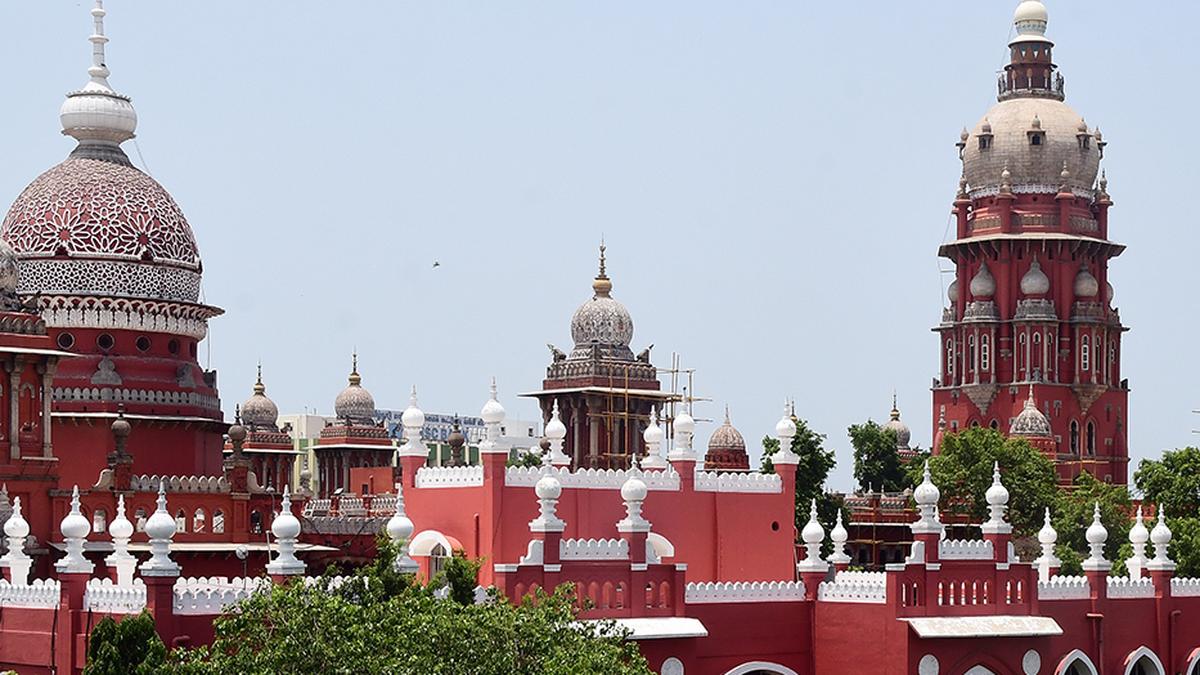 madras-high-court-appoints-committee-to-fix-pay-for-engineering,-polytechnic-teachers