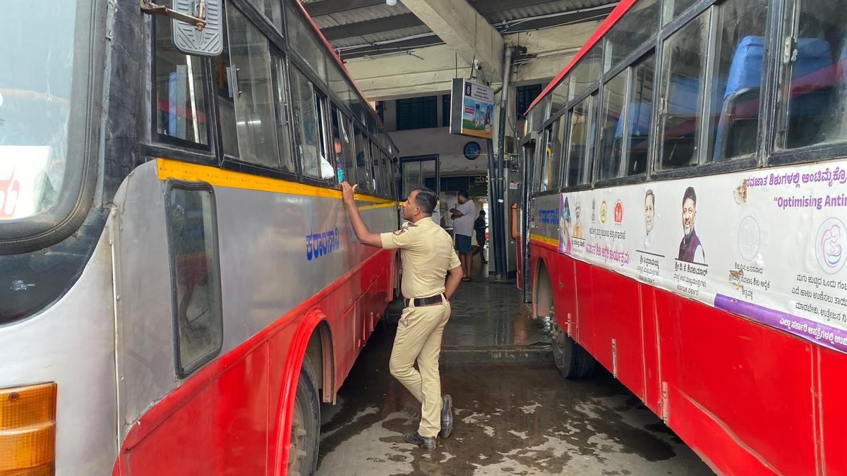 karnataka-bus-strike:-notices-to-over-17,000-employees