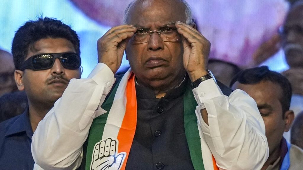Congress says its entire top leadership was jailed during Quit India movement but RSS opposed it