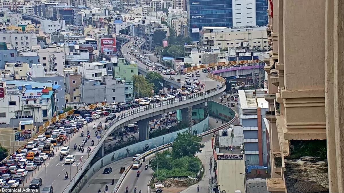 hyderabad-rain-august-12-|-early-logouts,-wfh-advisory-issued-for-cyberabad-companies’-employees-in-evening-shift