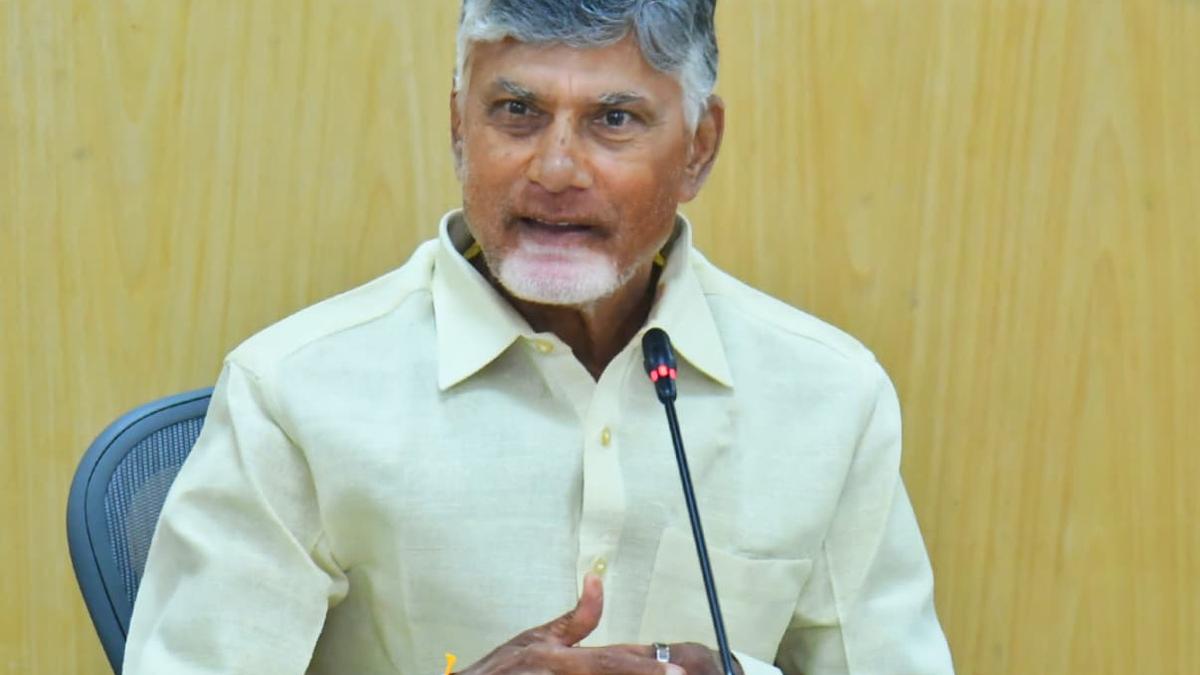 naidu-meets-young-professionals,-urges-vision-driven-development-and-constituency-based-planning