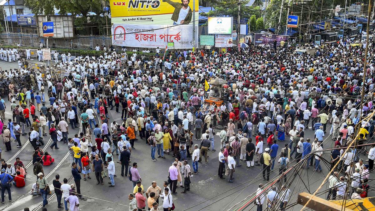 police-did-not-assault-rg.-kar-victim’s-mother,-says-kolkata-police-official