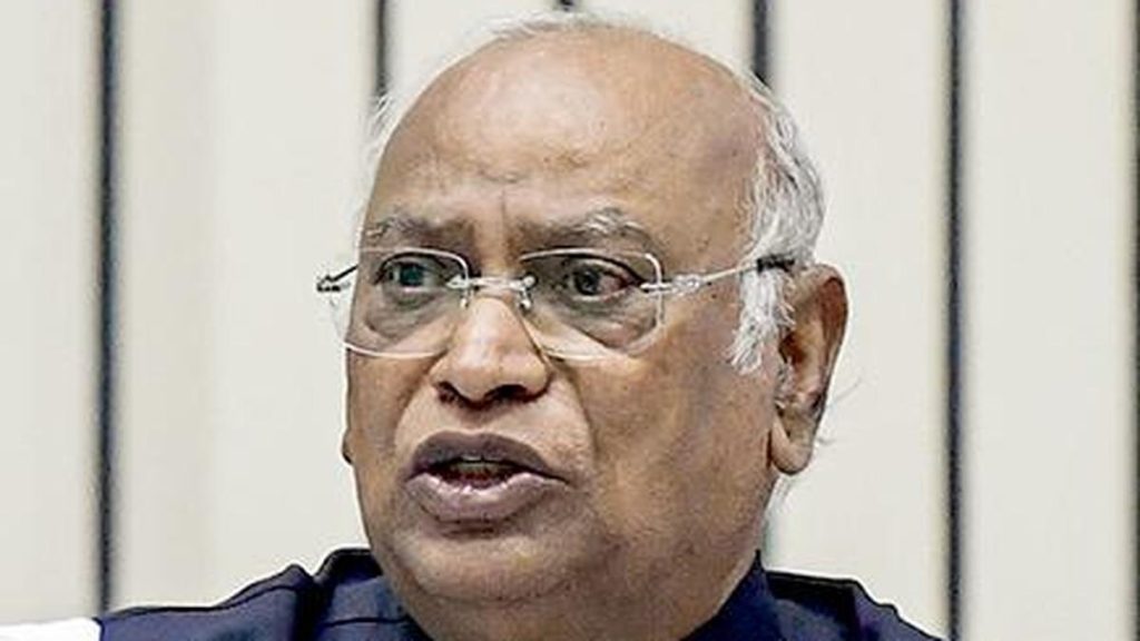 congress-highlights-‘vote-chori’-with-video;-mallikarjun-kharge-asks-people-to-raise-voice