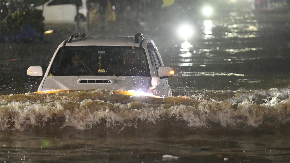 insurers-explain-what-should-be-done-when-vehicles-are-stuck-in-water;-procedure-for-smooth-claims-process