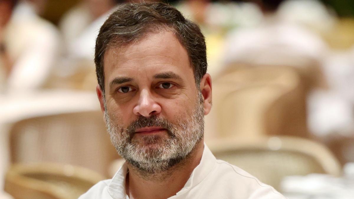 savarkar-defamation-case:-lawyer-withdraws-plea-claiming-‘threat’-to-rahul-gandhi