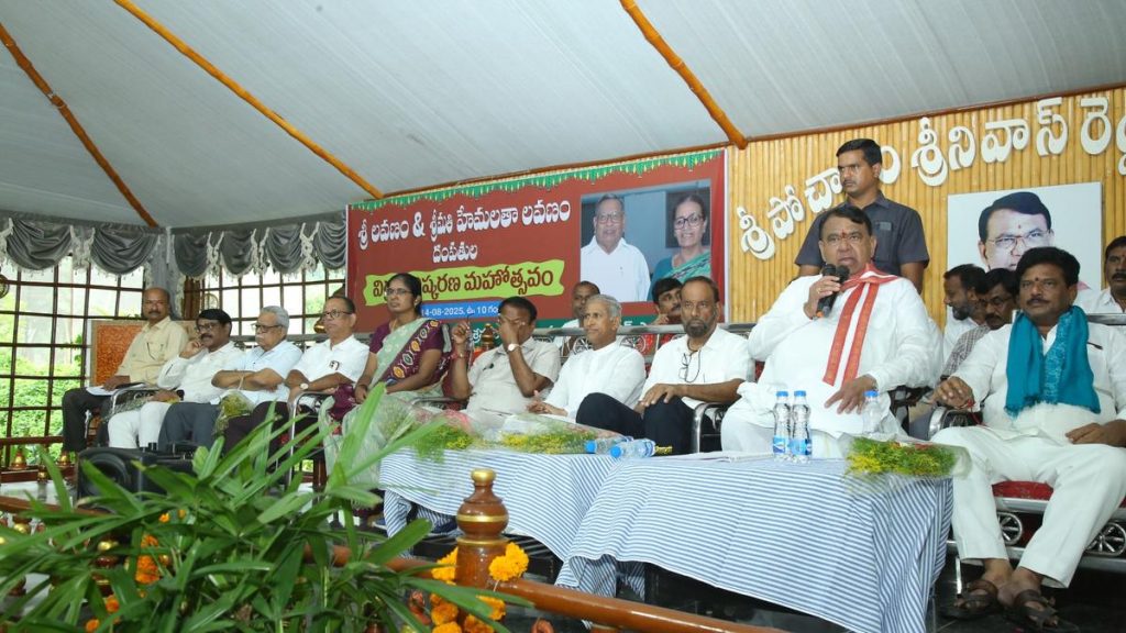 Statues of Reformers Hemalata and Lavanam Unveiled in Nizamabad, Telangana