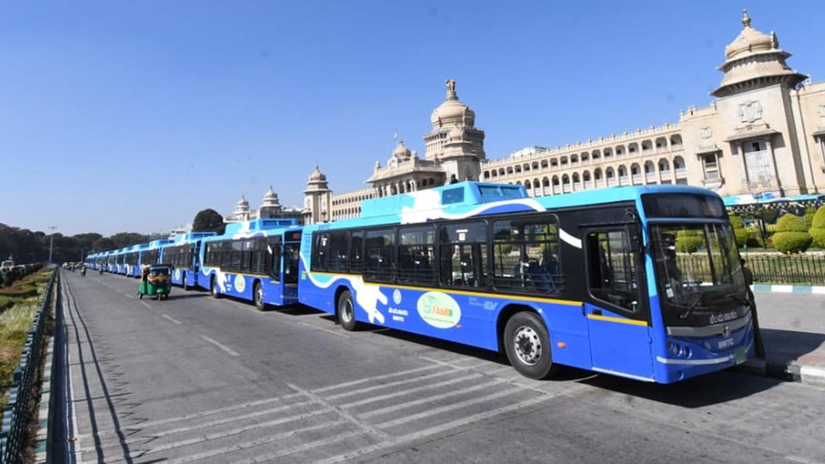 bmtc-introduces-electric-vayu-vajra-buses-to-bengaluru-airport