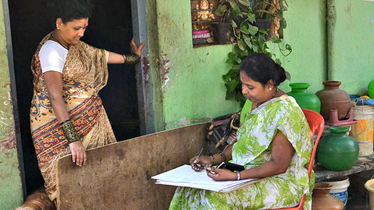 caste-census:-linking-of-aadhaar-of-all-people-aged-above-six-being-enumerated-with-survey-made-mandatory