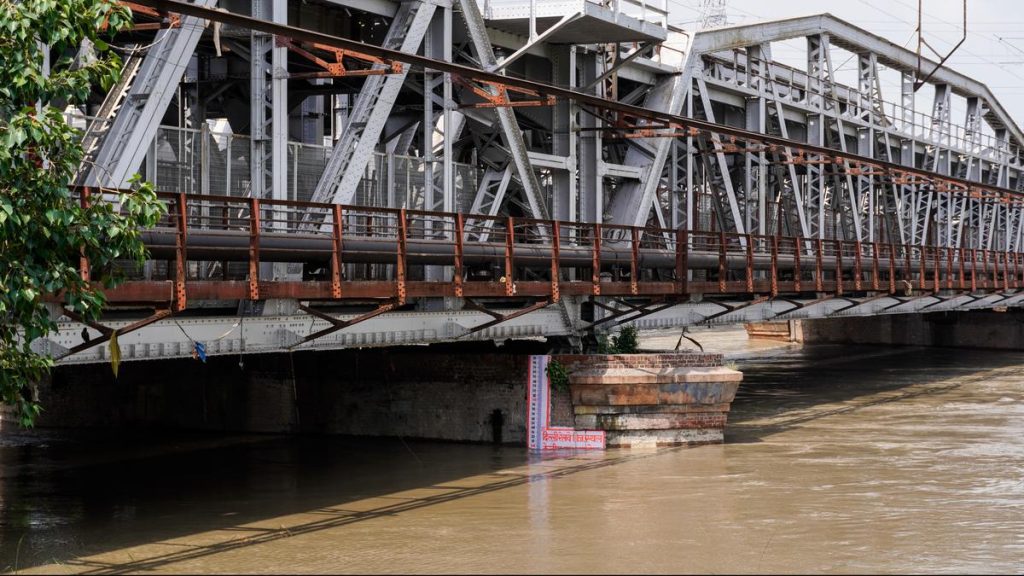 Yamuna Water Level Nears Warning Mark of 204.5 Metres