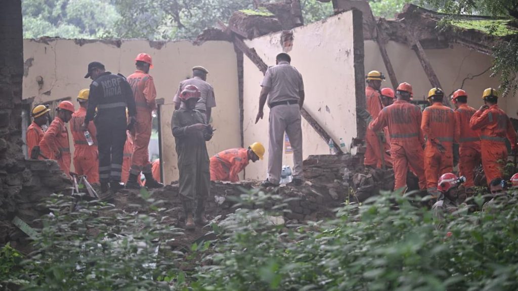 Structure Collapse Near Humayun's Tomb: Rescue Operations Underway, Multiple Feared Trapped