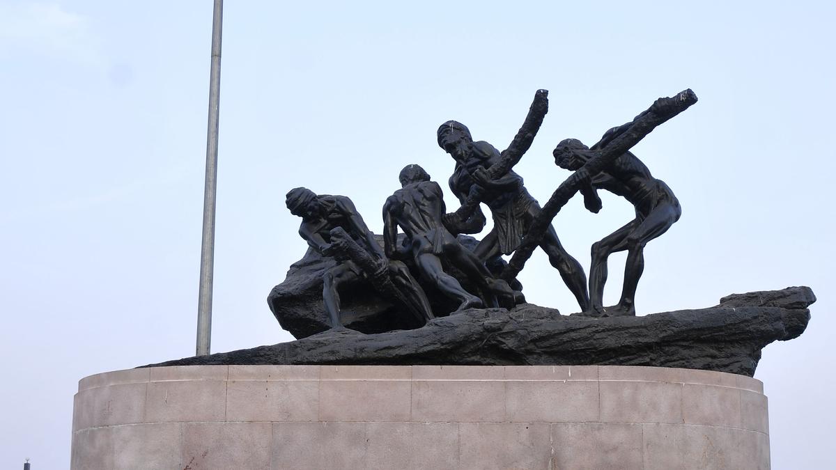 statues-of-chennai:-an-enduring-symbol-of-labour-union-movement
