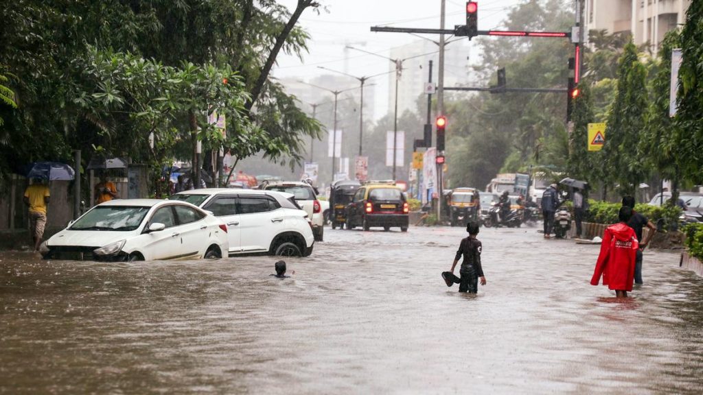 Maharashtra Deluge Paralyzes Mumbai