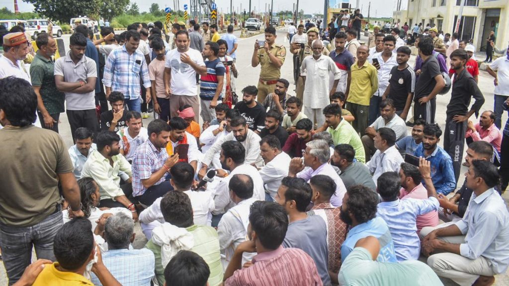 Army Soldier Attacked at U.P. Toll Plaza; Six Arrested, Operator Fined ₹20 Lakh