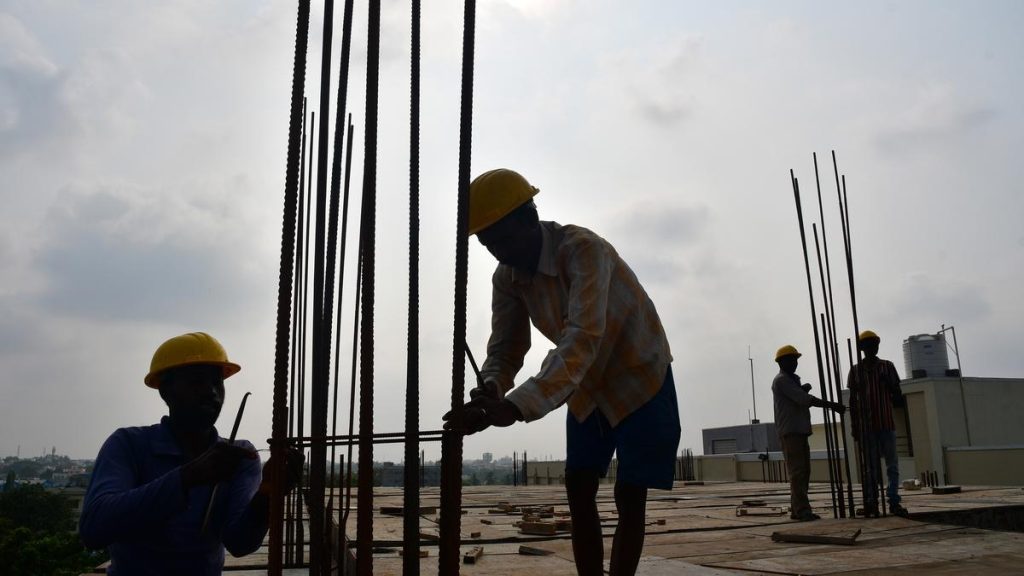 tn.-government-plans-survey-to-understand-in-migration-of-labourers-from-other-states,-implications-for-state’s-economy