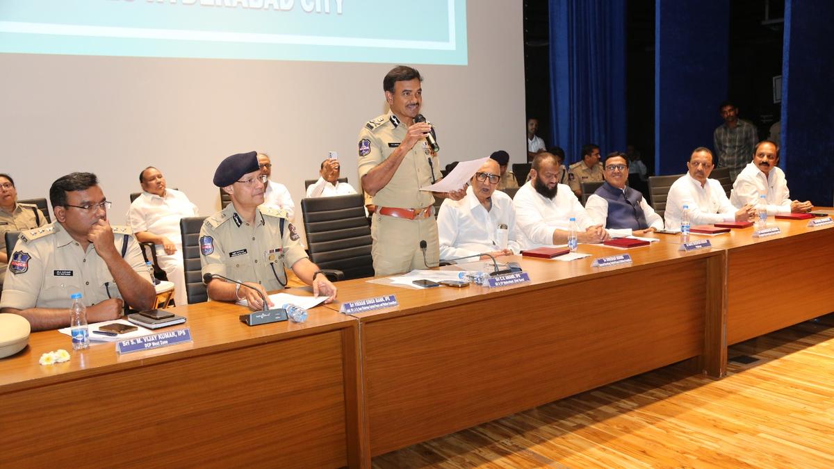 hyderabad-police,-peace-committee-review-festival-preparedness