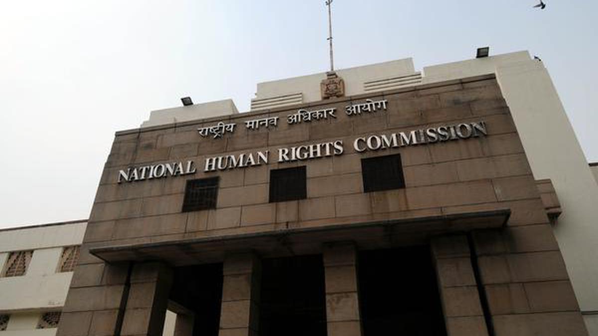 nhrc-issues-notice-to-uttar-pradesh-goverment-over-patient’s-death-at-kanpur-medical-college