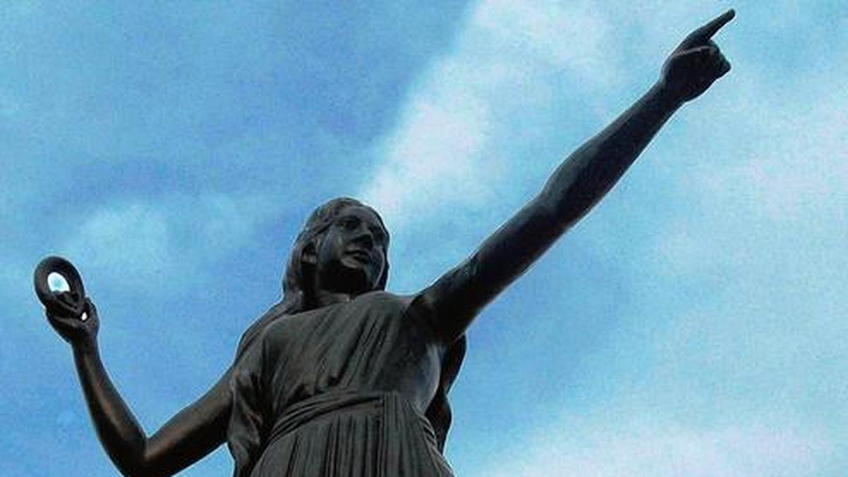 the-stories-of-chennai’s-statues:-a-package