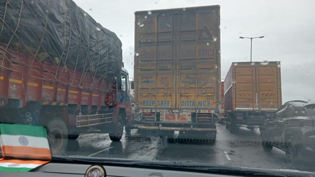 Protest in Kerala’s Chalakudy over poor roads, traffic congestion leads to NHAI engineer being locked in room