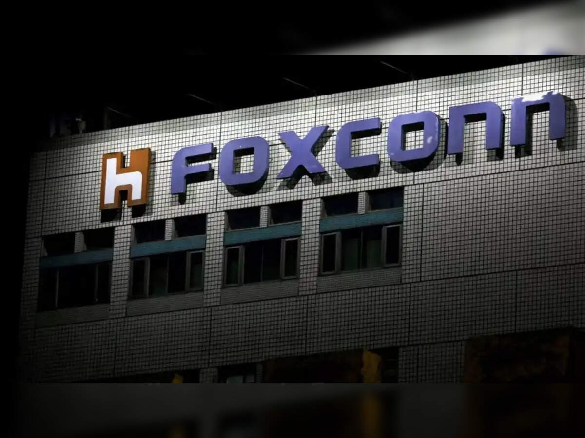 Foxconn elevates India head V Lee to global role, Robert Wu appointed new country head