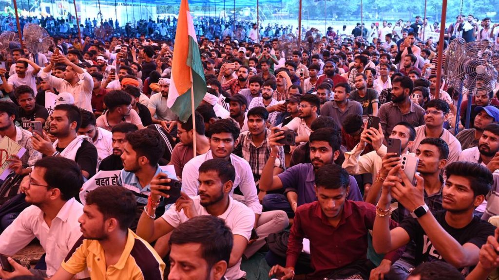 Opposition Criticizes Delhi Police Over Force Used on SSC Aspirants; Officials Reject Allegations