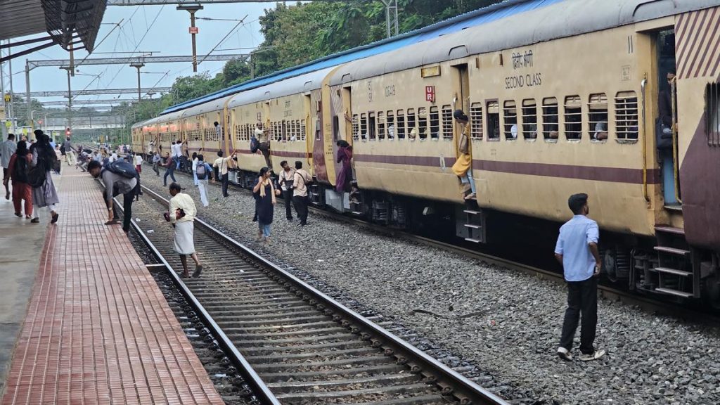 Smoke Triggers Panic on Alappuzha-Dhanbad Express
