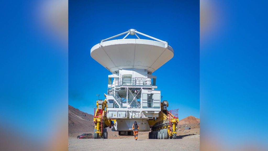 Radio dish on the move | Space photo of the day for Aug. 25, 2025