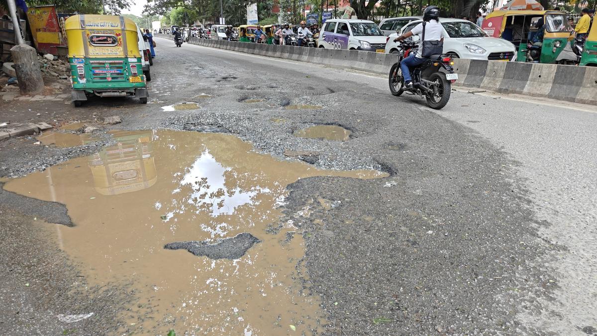 deputy-cm-inspects-pothole-filling-work-in-bengaluru,-urges-citizens-to-report-on-‘gundi-gamana’-app