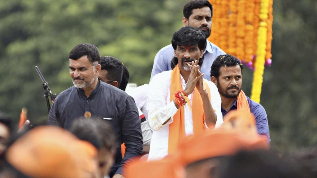 Jarange Stands Firm on Quota Stir in Mumbai as Govt's Persuasion Efforts Fall Short
