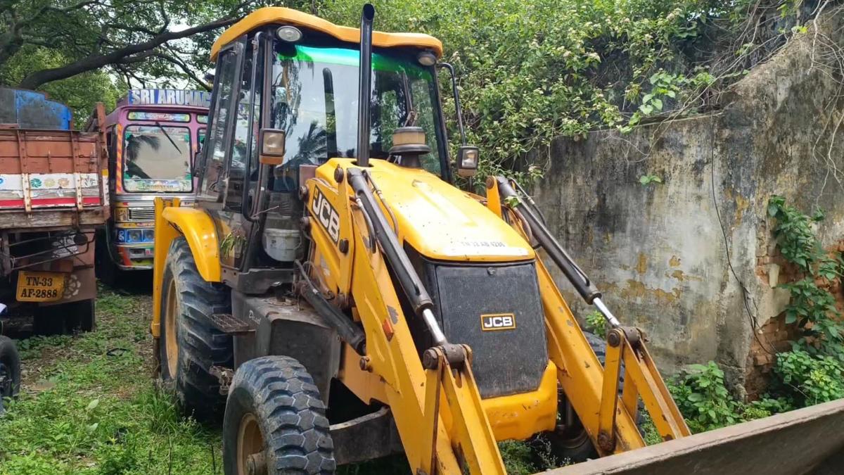 two-held-for-illegal-sand-mining-from-palar-river-in-tirupattur