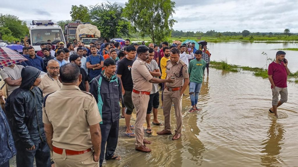 Heavy rains in Bastar, four die after car swept away