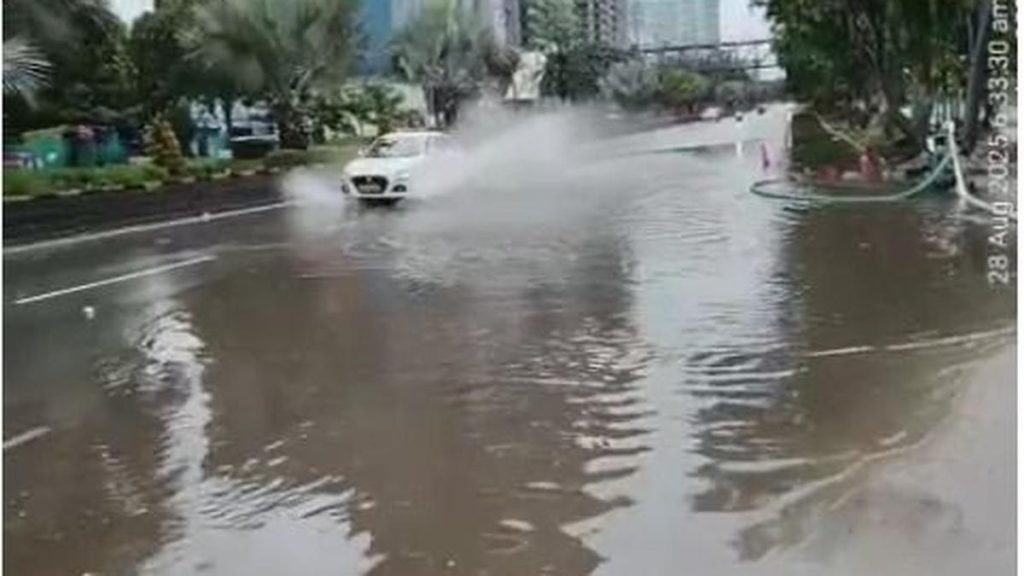 IT Firms Urged to Adjust Work Hours Amid Hyderabad Rain and Waterlogging