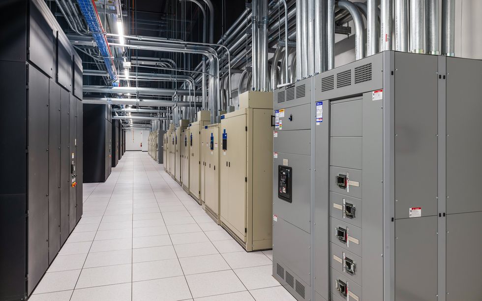 Data Centers May House AI—But Operators Don’t Trust AI (Yet)