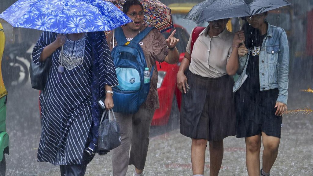 Rainstorms Trigger Waterlogging and Traffic Snarls in Bengaluru