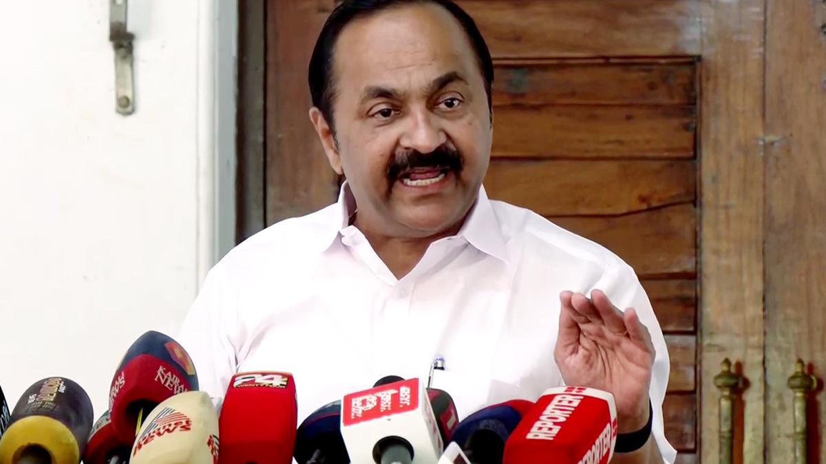 cpi(m)-accuses-congress-of-violating-its-own-party-constitution-by-not-seeking-rahul-mamkootathil’s-resignation-as-palakkad-mla