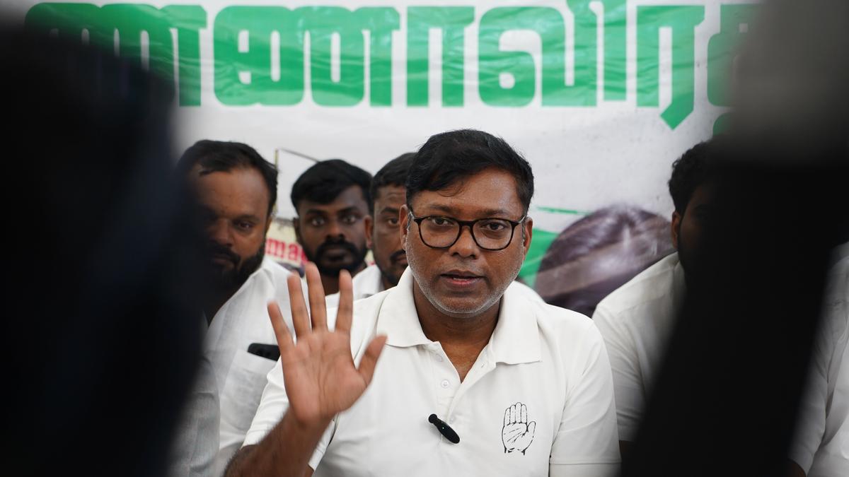 tn.-congress-mp-sasikanth-senthil-shifted-to-chennai-government-hospital,-continues-hunger-strike-for-‘samagra-shiksha’-funds