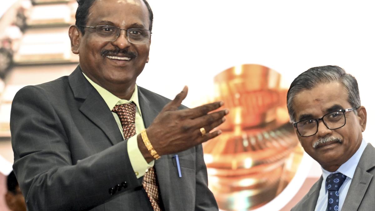 isro-chairman-urges-csir-community-to-create-roadmap-to-reduce-dependence-on-mineral-and-material-imports-to-‘near-zero’