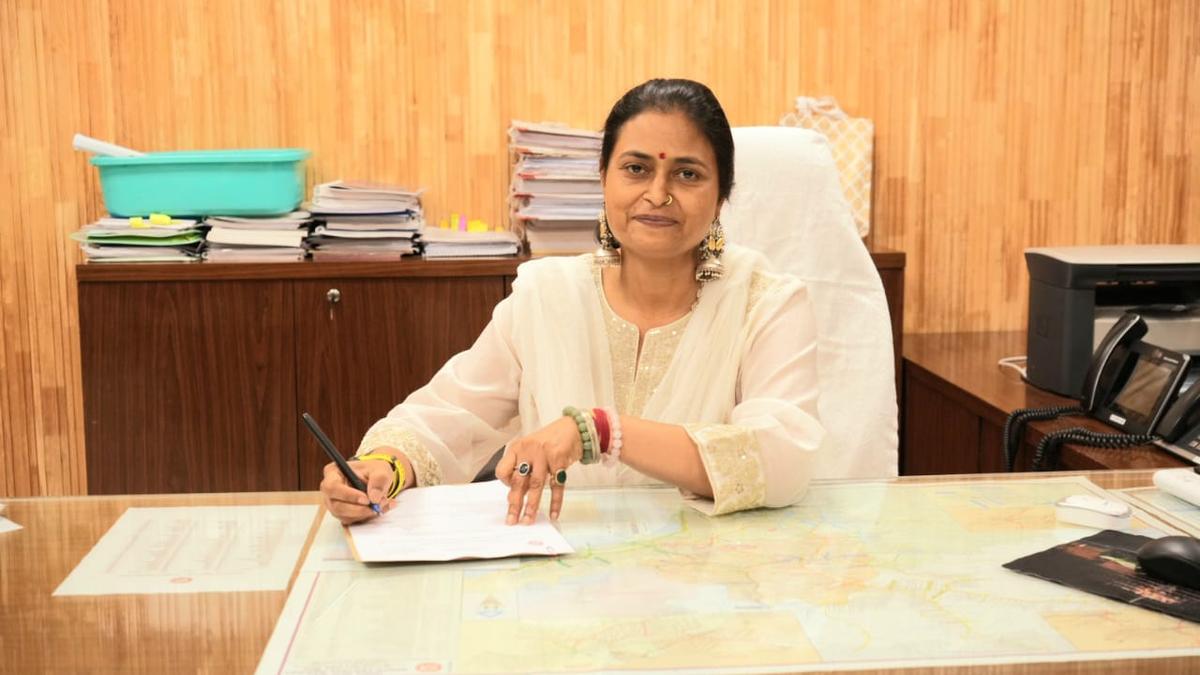 ity-pandey-takes-charge-as-pccm-of-south-central-railway