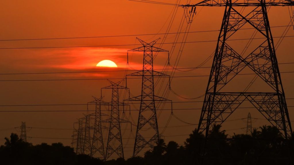 Tamil Nadu Predicts Evening Power Shortages from Nov 2025 to July 2026