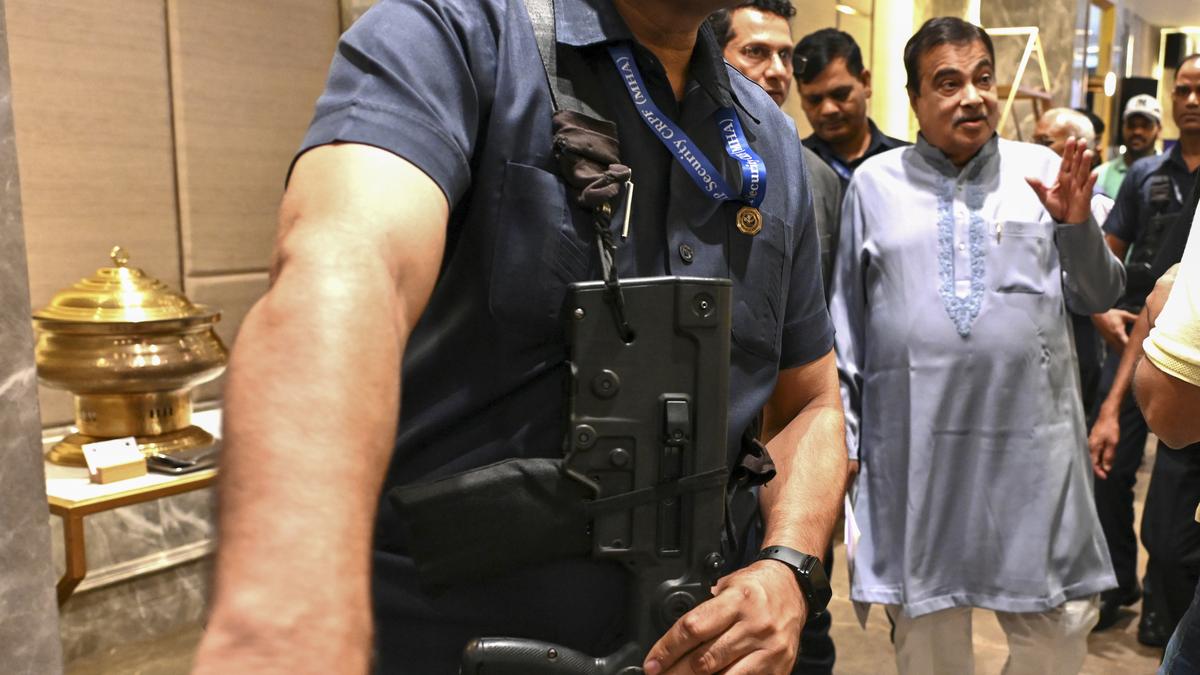 man-held-for-issuing-bomb-threat-to-union-minister-gadkari’s-nagpur-residence
