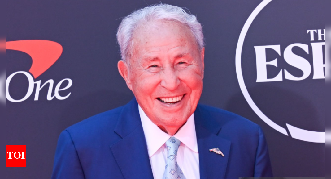 After LeBron James’ tribute to Lee Corso goes viral, Gabrielle Union’s 3-word tribute dominates spotlight