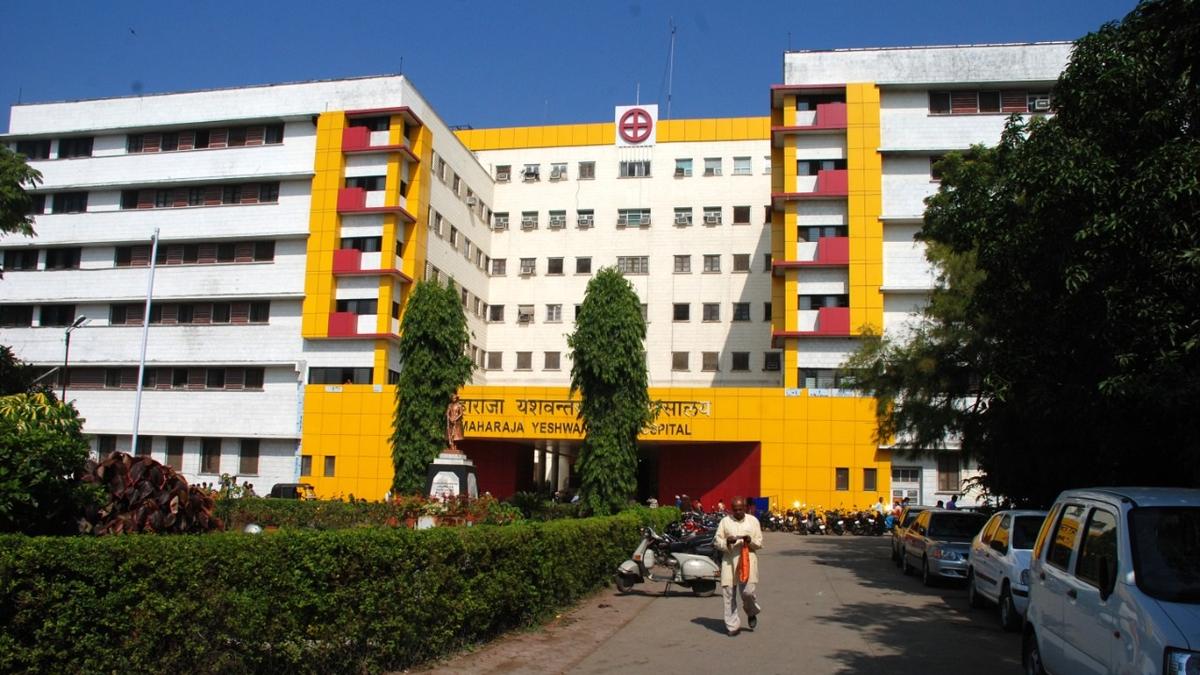 one-of-two-infants-bitten-by-rats-at-indore-hospital-dies-of-pneumonia,-officials-suspended-as-congress-attacks-government
