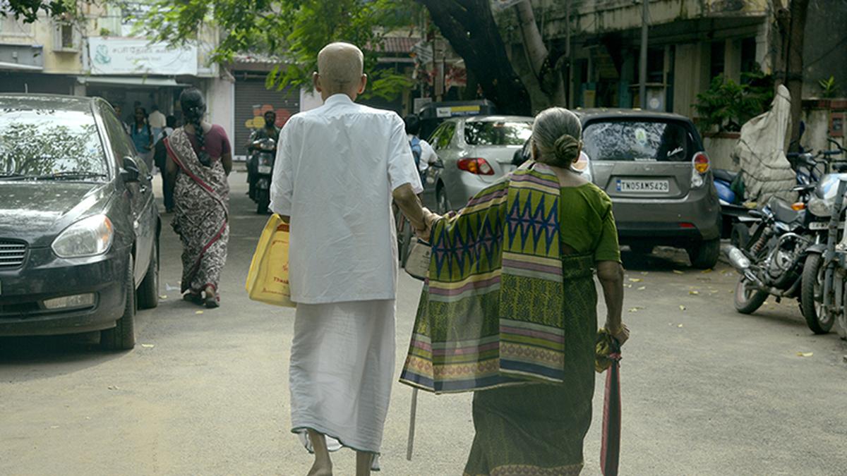 tamil-nadu-government-must-pay-compensation-to-conned-senior-citizens-if-police-fail-to-recover-lost-valuables:-madras-high-court