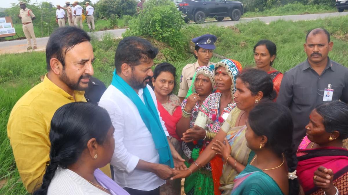 telangana-cm-revanth-reddy-directs-officials-to-find-permanent-solution-to-prevent-floods-in-kamareddy