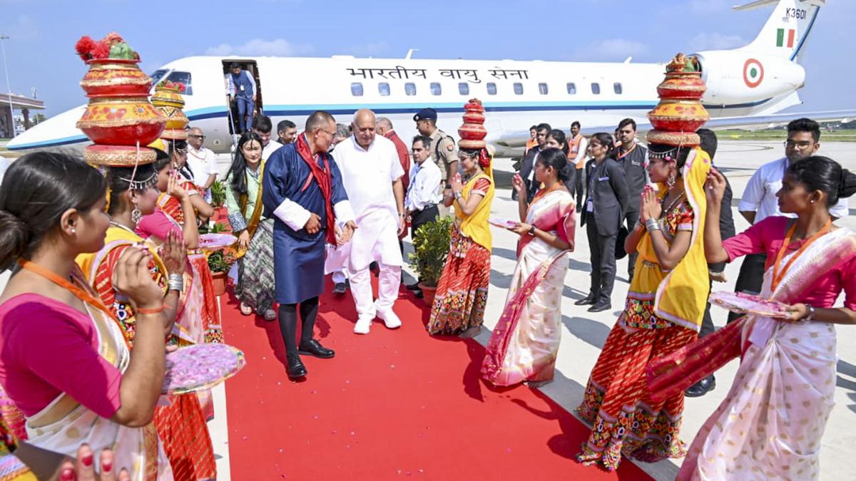 bhutan-pm-arrives-in-ayodhya-to-visit-ram-temple