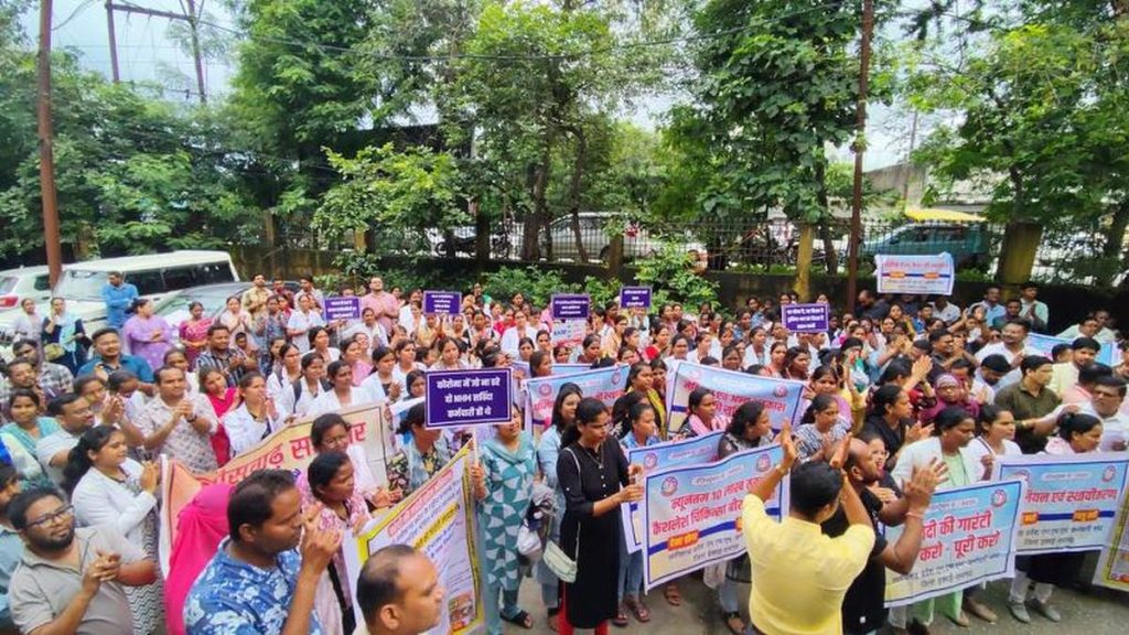 14,000 NHM Contract Workers Quit as Chhattisgarh Protest Hits 19 Days
