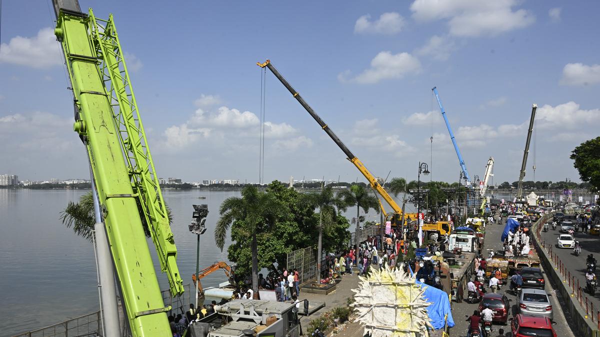 ganesh-idol-immersion-live:-over-50,000-police-to-oversee-idol-immersion,-says-telangana-dgp