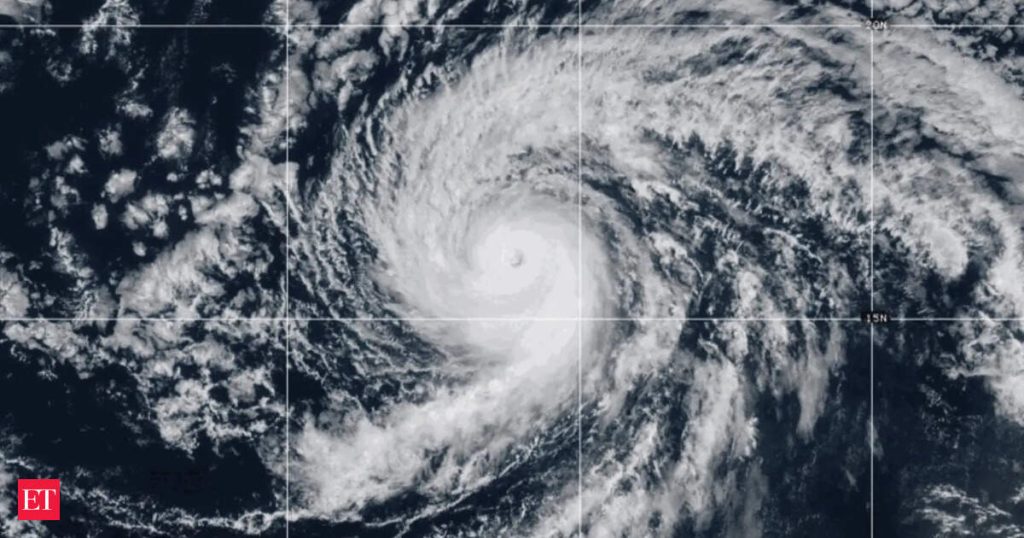 Hurricane Kiko approaches Hawaii, statewide emergency declared , officials brace for dangerous surf