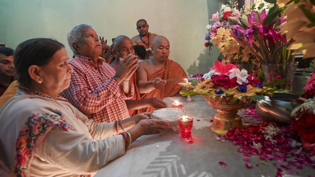 Lalu Prasad performs pind-daan at Vishnupad temple in Gaya ji